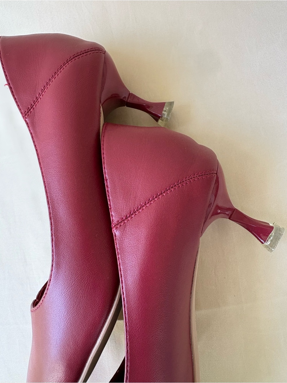 Pointed Toe Mid-Heel Pumps in Wine - Picture 8 of 12